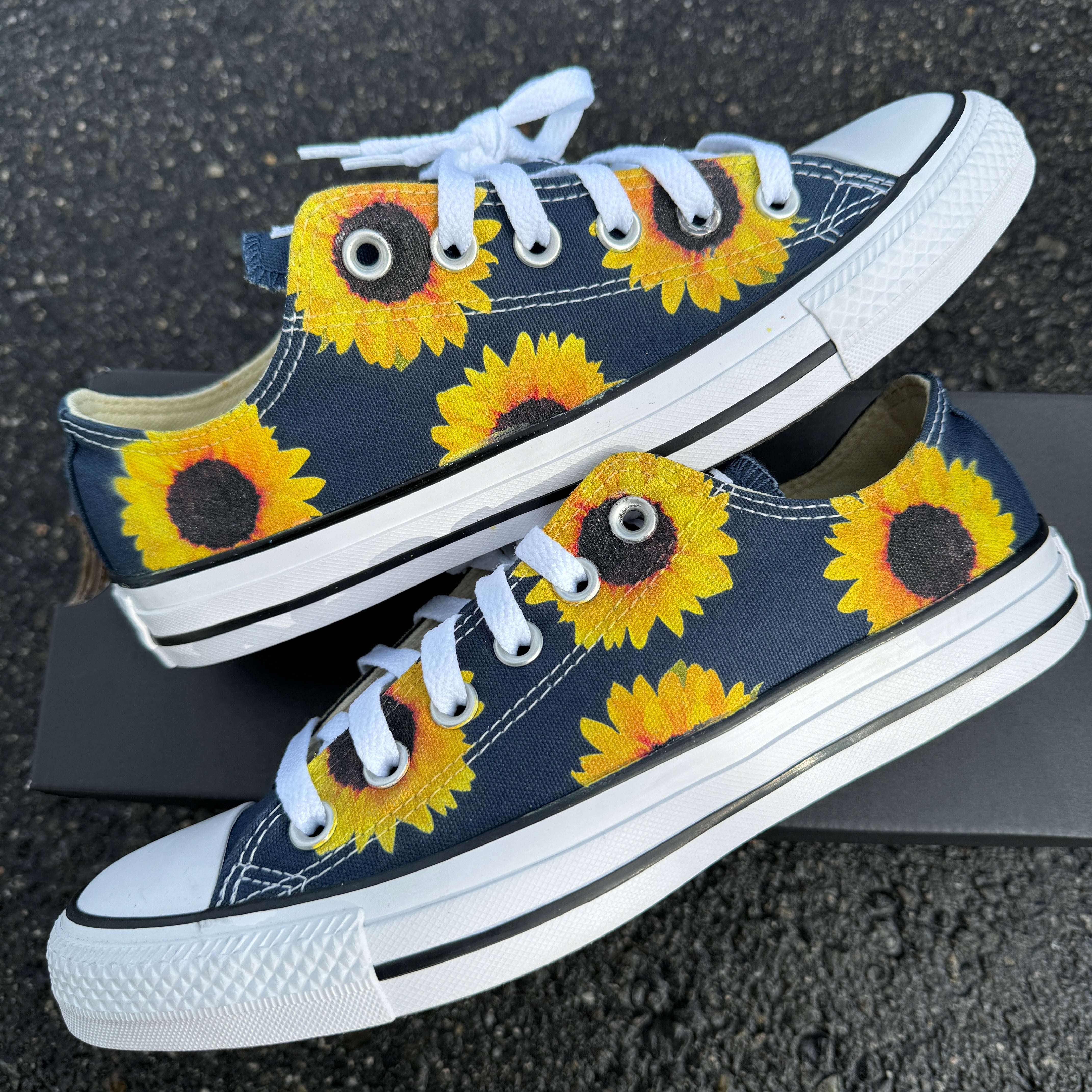 Fashion Sneaker, Funky Woman Sneaker, Low Top Sneaker, Blue Yellow Sneaker, Converse Low hotsell Tops, Custom Converse, Custom Sneaker, Urban Outfit