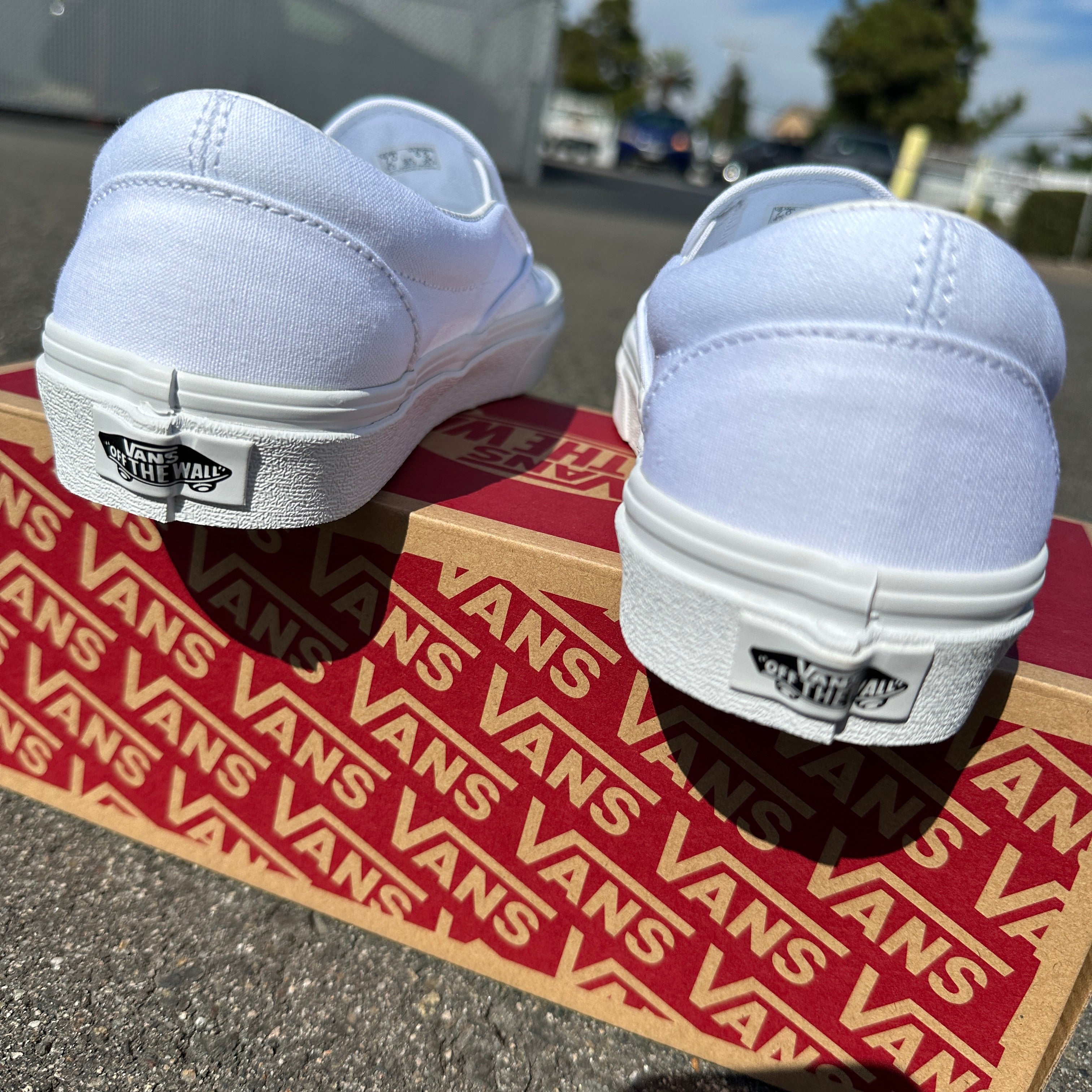 White slip clearance on vans men