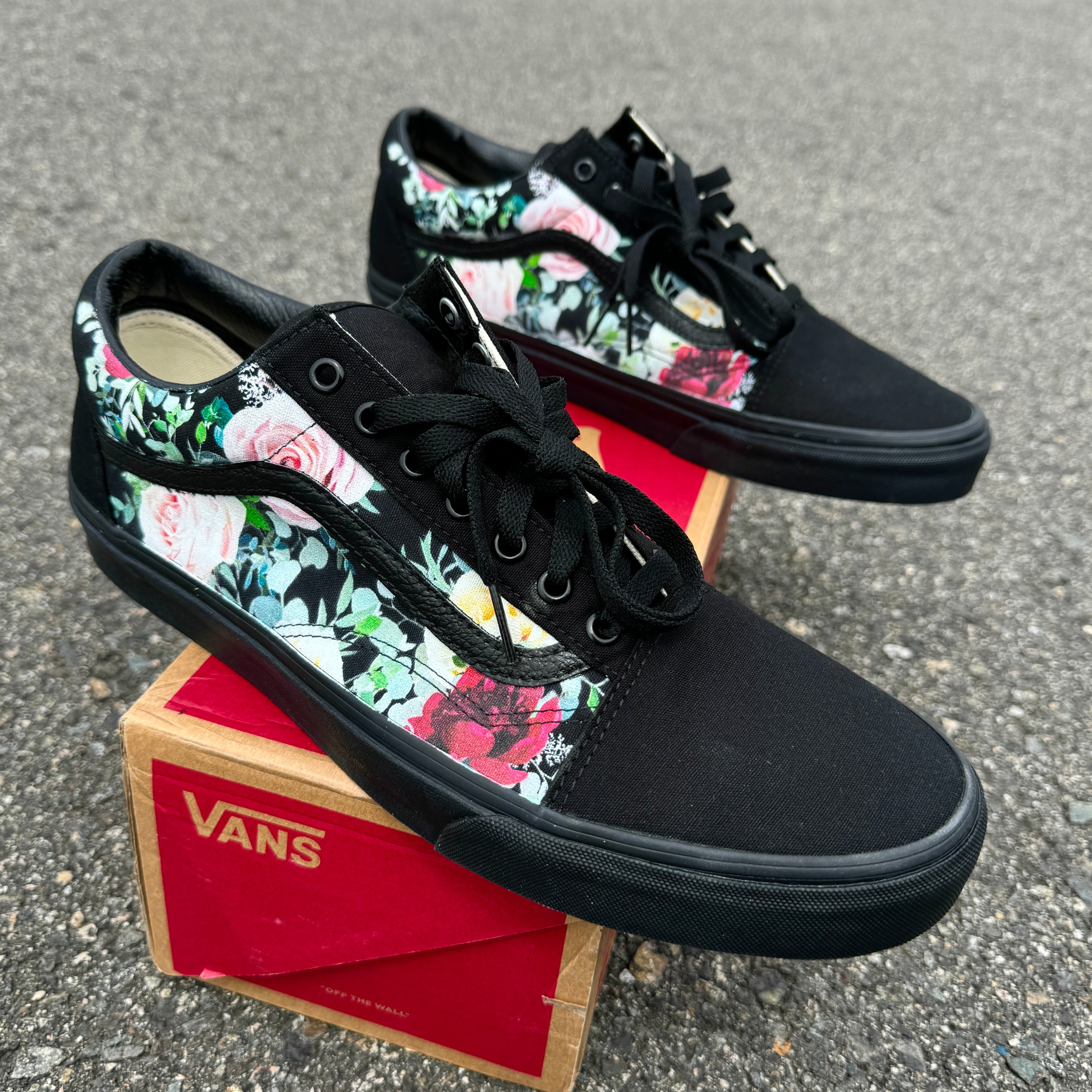 Old school vans black with roses hotsell