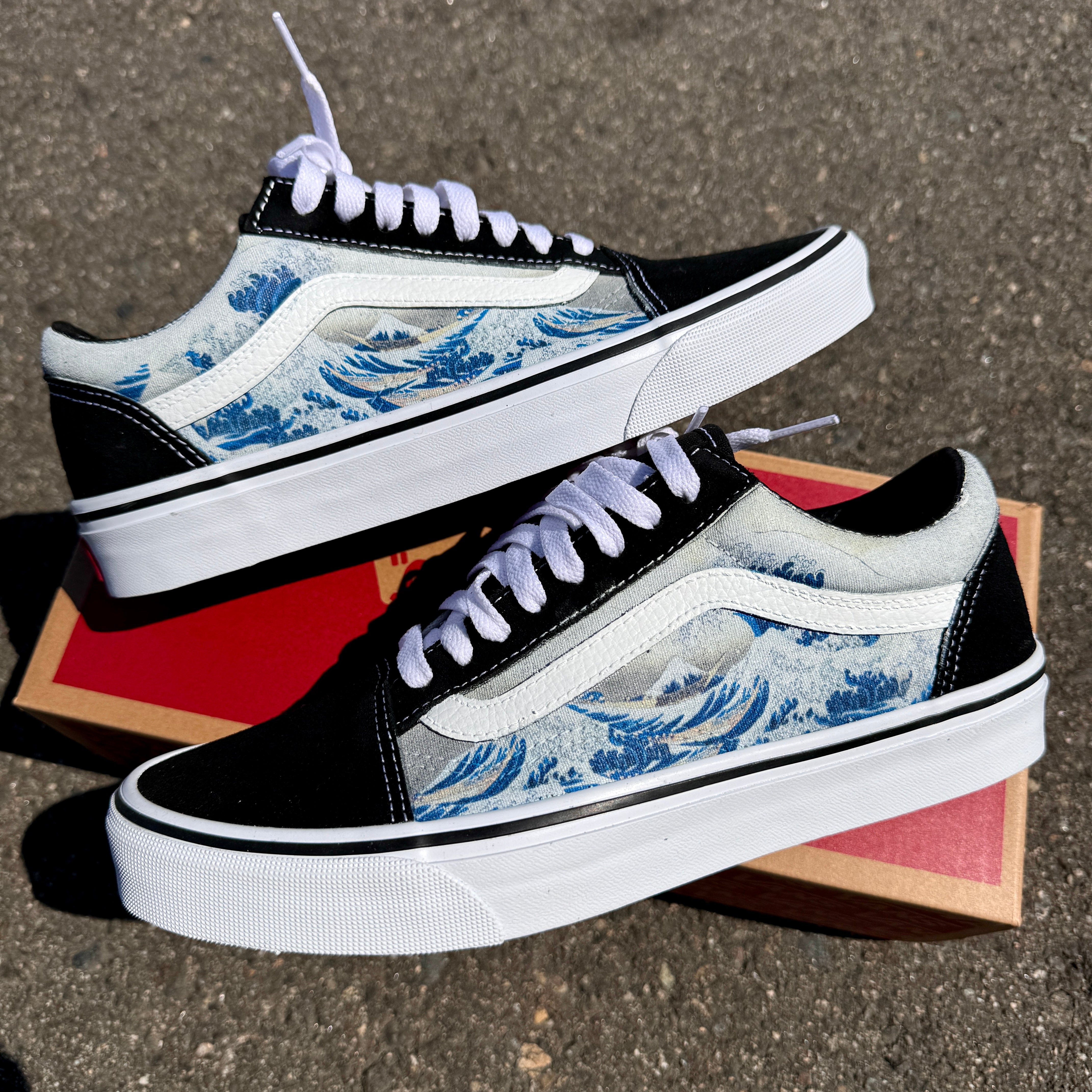 The Great Wave Off Kanagawa Custom Black Old Skool Vans Men s and Women s Shoes