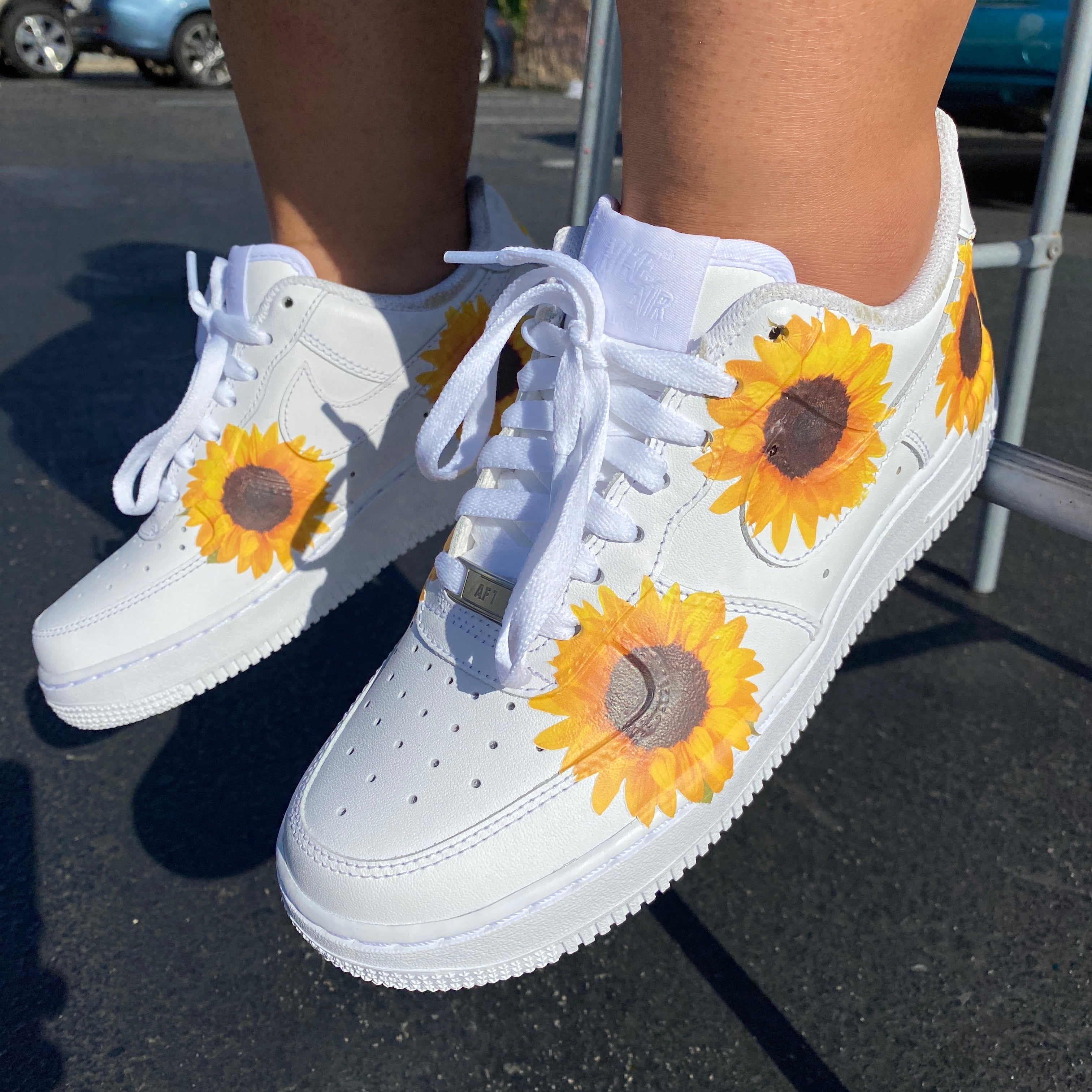 Air force outlet 1 yellow flower