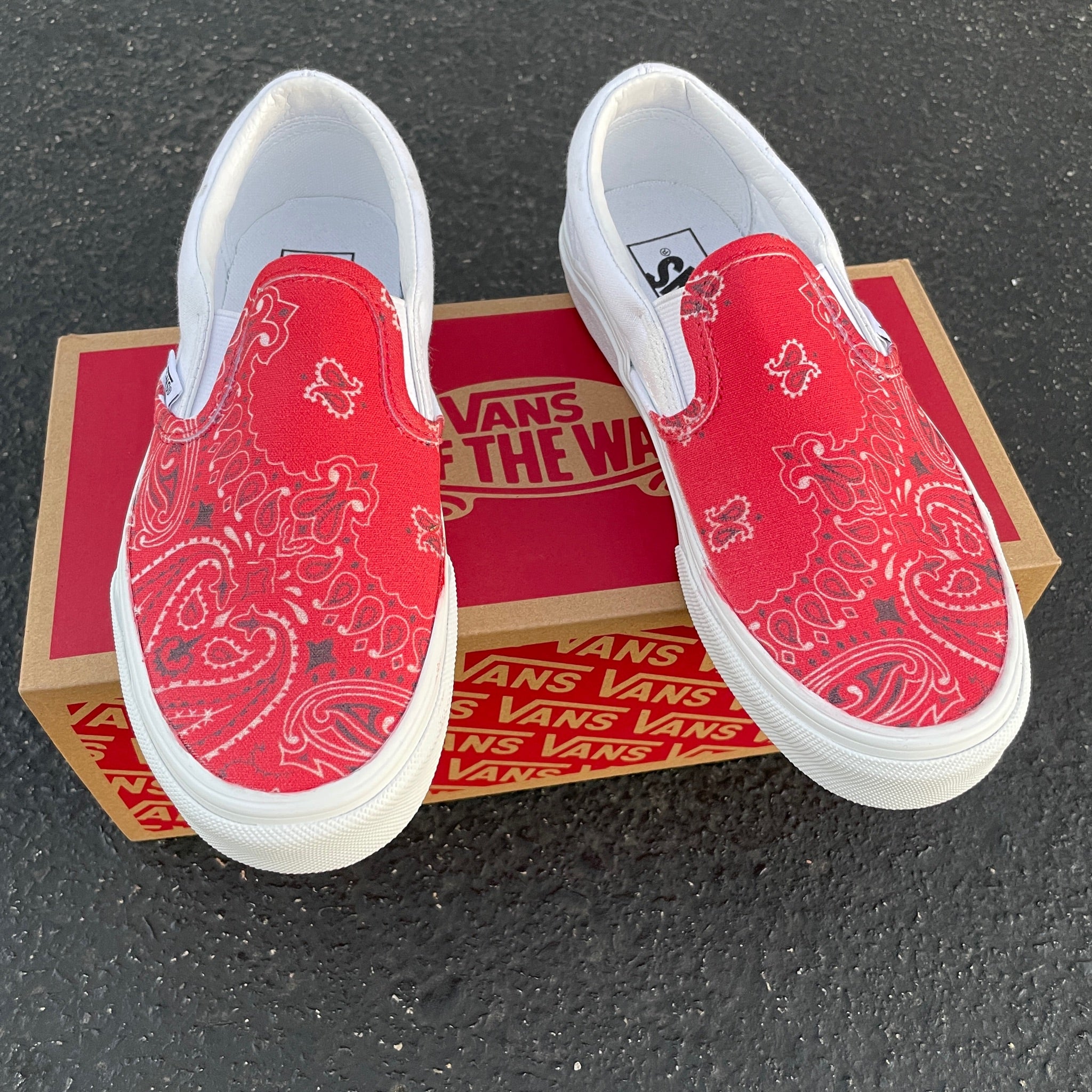 Red bandana vans outlet shoes