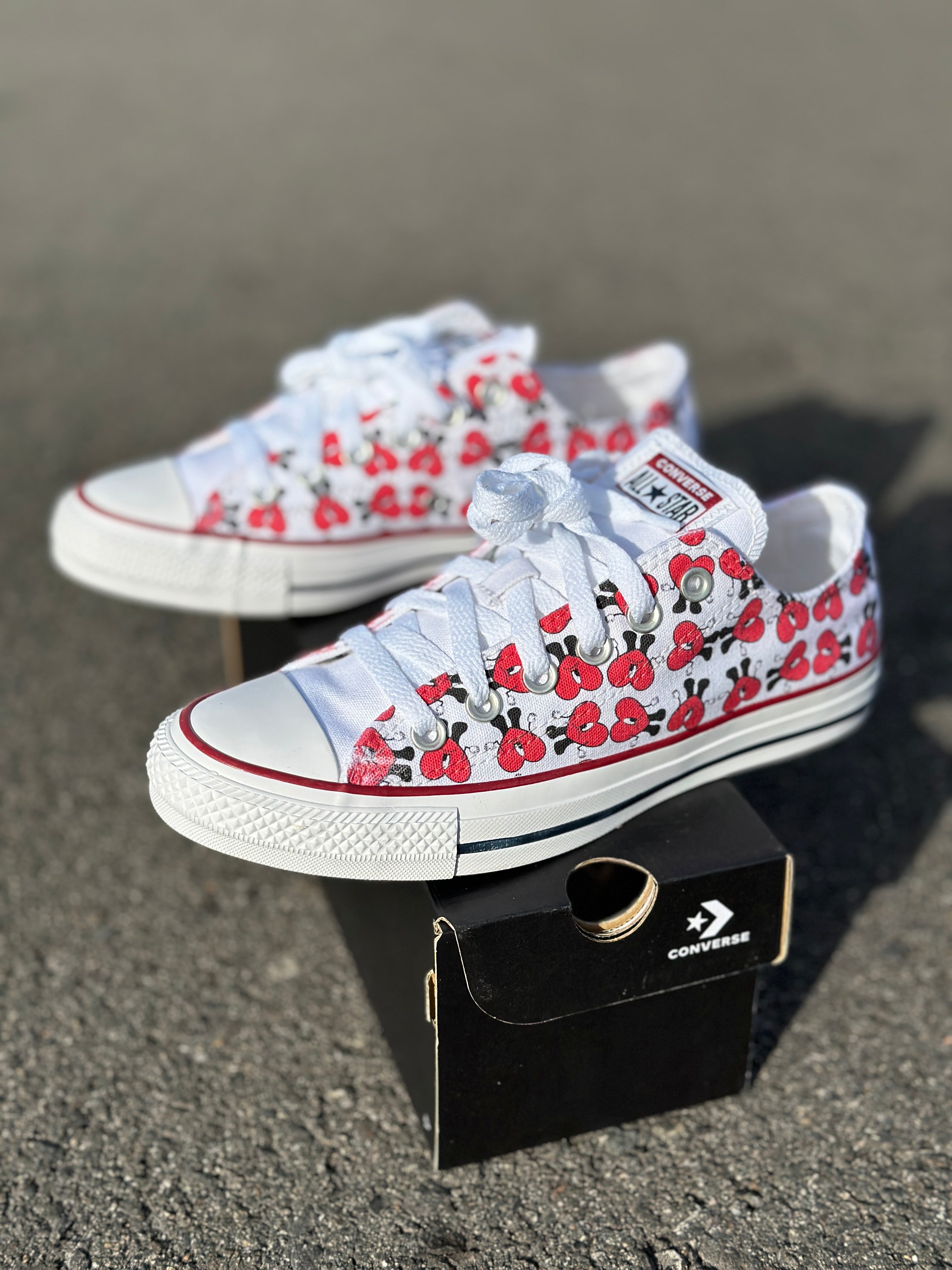 Red heart converse shoes online