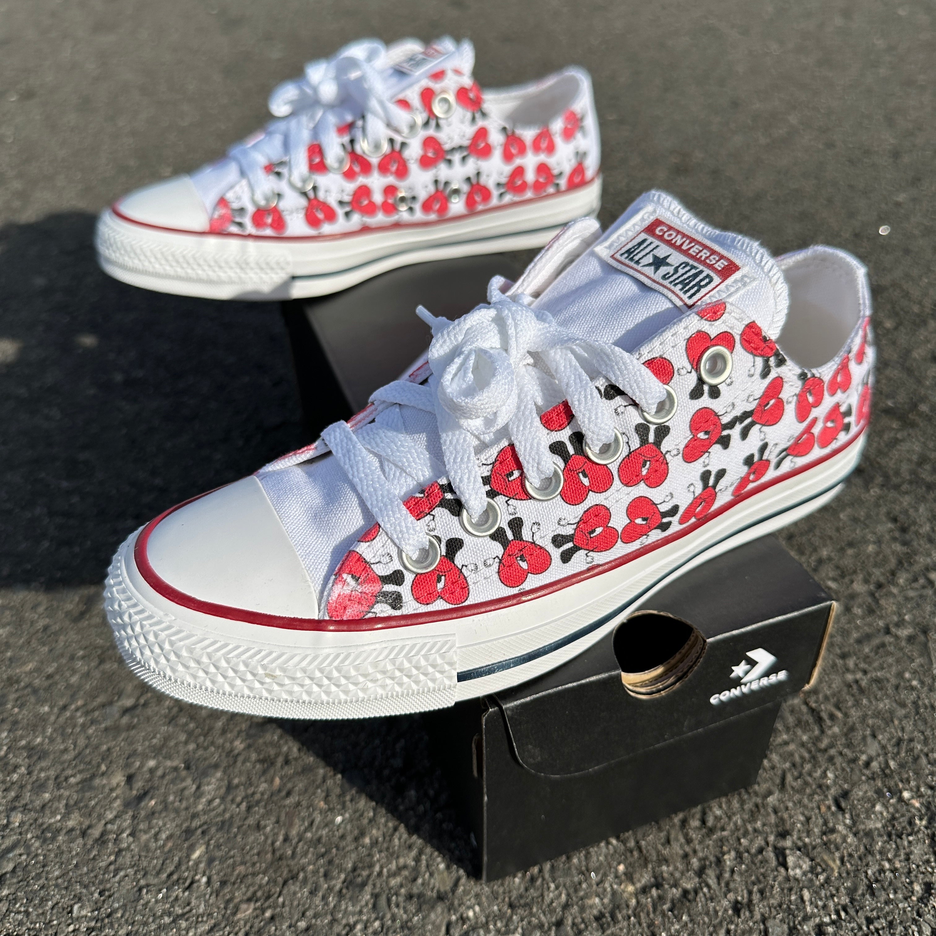 White converse 2024 red heart