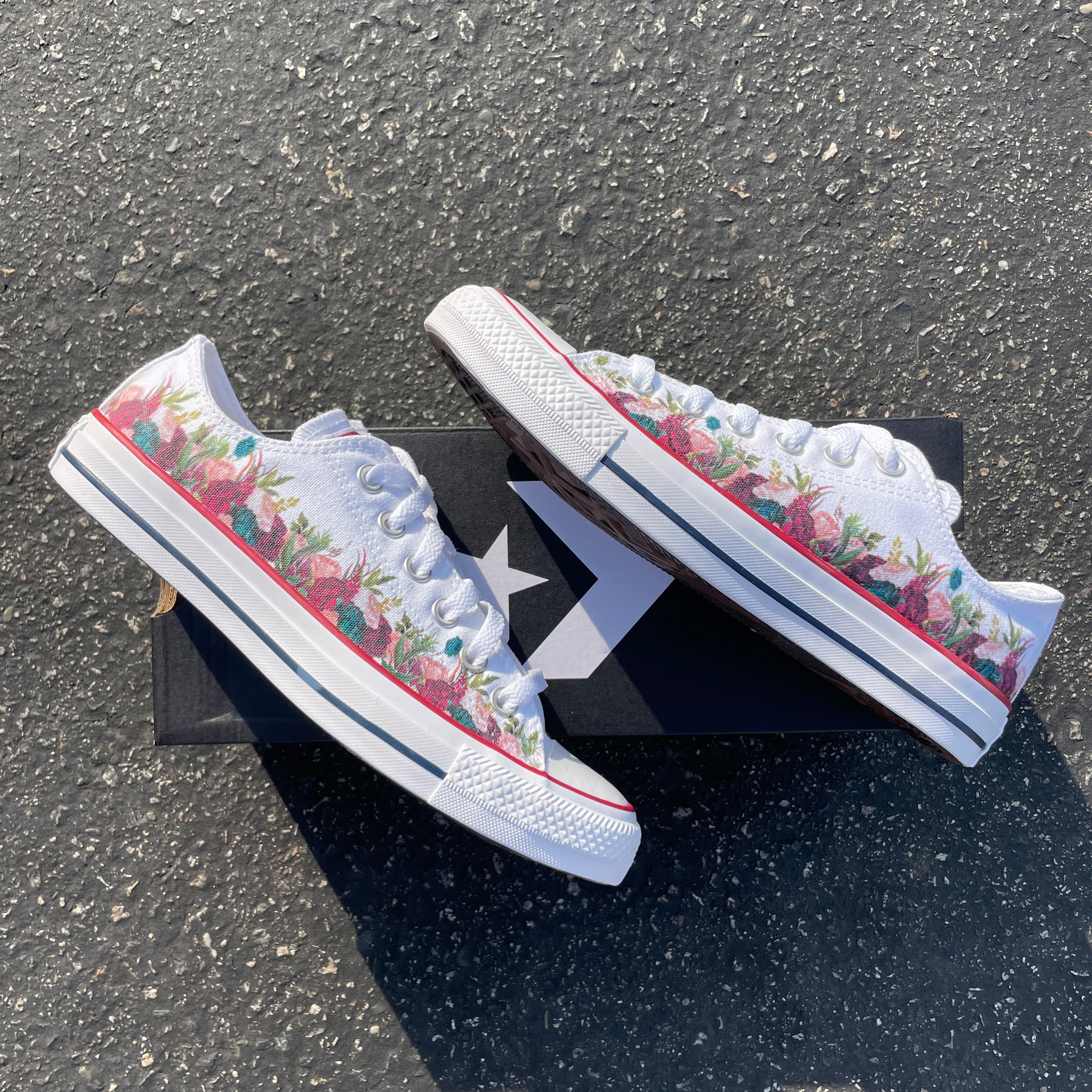 Floral converse hotsell low tops